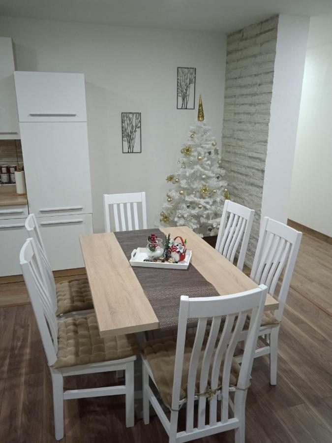 Apartman Danijela Otocac Ngoại thất bức ảnh
