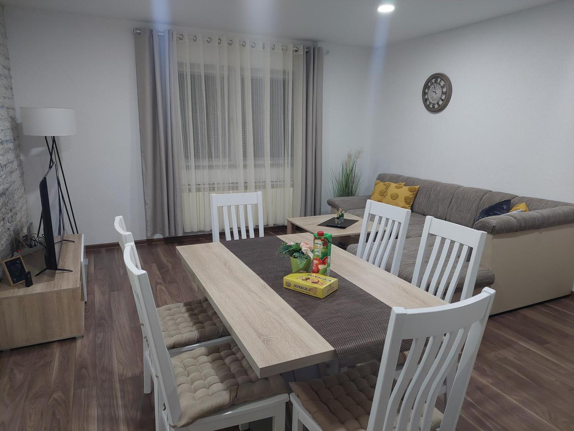 Apartman Danijela Otocac Ngoại thất bức ảnh