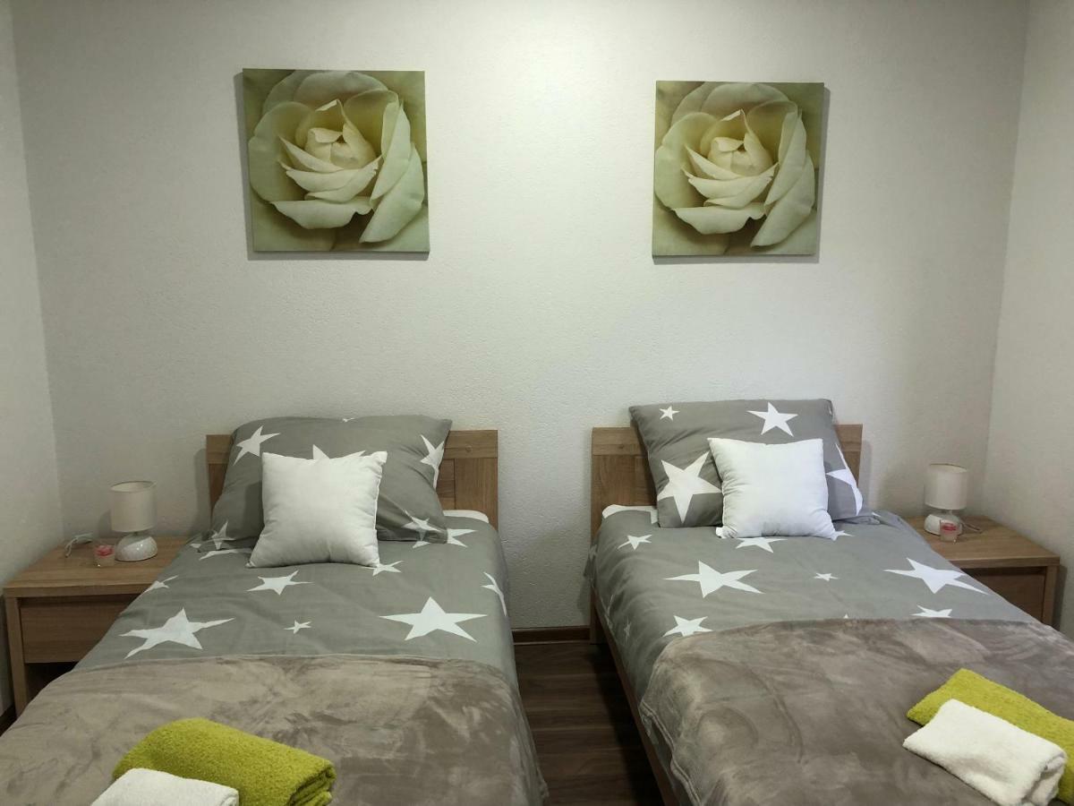 Apartman Danijela Otocac Ngoại thất bức ảnh