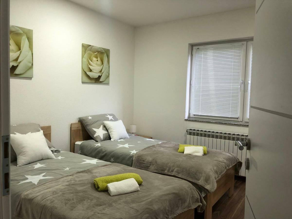 Apartman Danijela Otocac Ngoại thất bức ảnh
