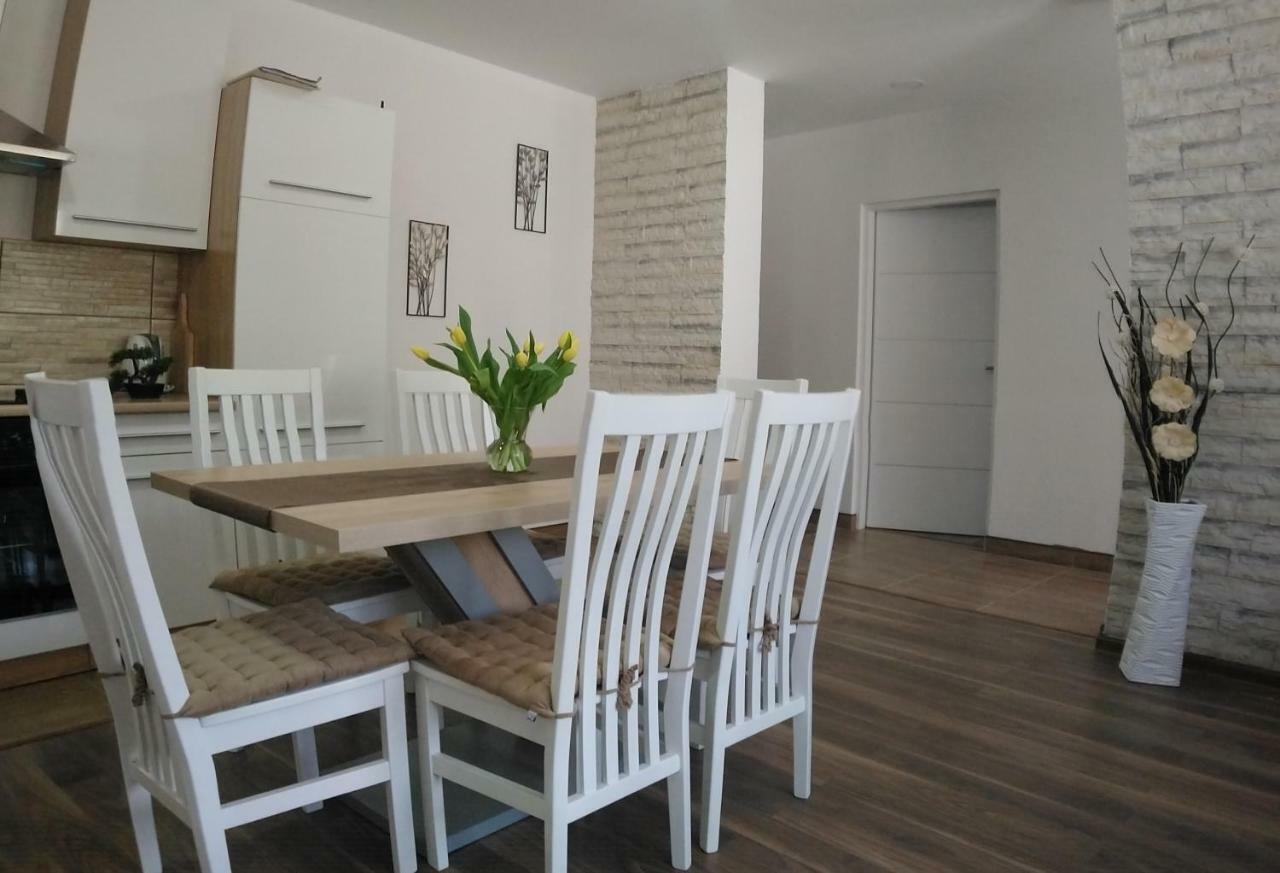 Apartman Danijela Otocac Ngoại thất bức ảnh