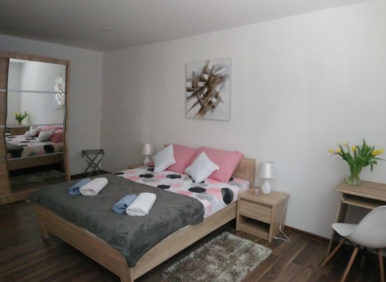 Apartman Danijela Otocac Ngoại thất bức ảnh