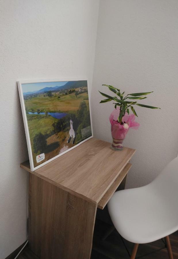 Apartman Danijela Otocac Ngoại thất bức ảnh